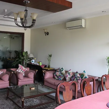 Saket Bed And Breakfast-3